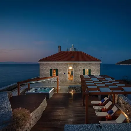 Villa Luxury Lighthouse Vis-croatia