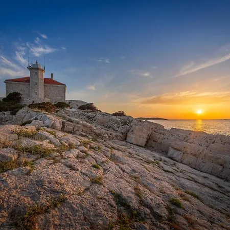 Villa Luxury Lighthouse Vis-croatia