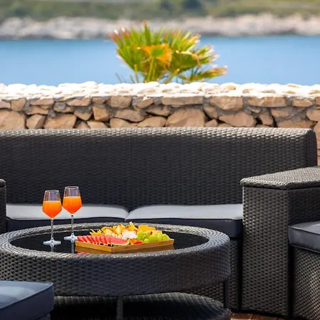 Villa Luxury Lighthouse Vis-croatia